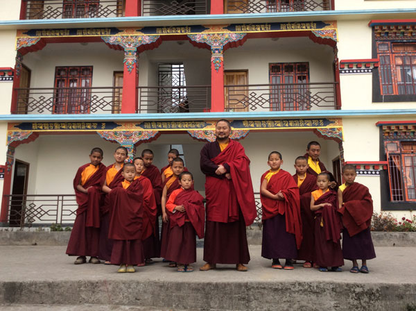Lachung Tulku with students